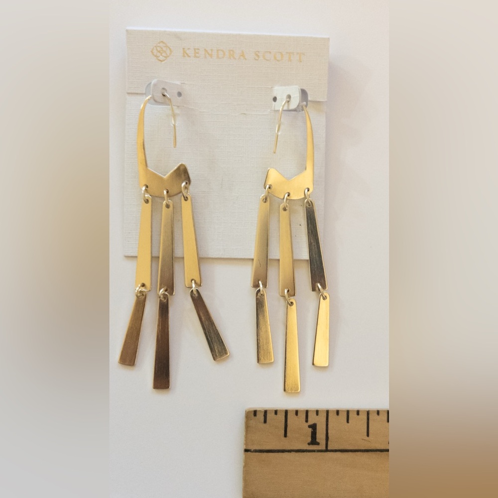 NWT Kendra Scott Mallie Architectural Statement Earrings Yellow Gold Plate - Picture 9 of 9